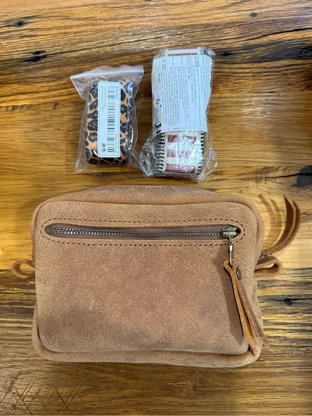 Amish Hand Crafted Leather Crossbody Bag Solid Zip Closure with Pockets 2 Straps